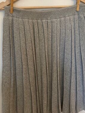 Sparkling silver/grey pleated short skirt